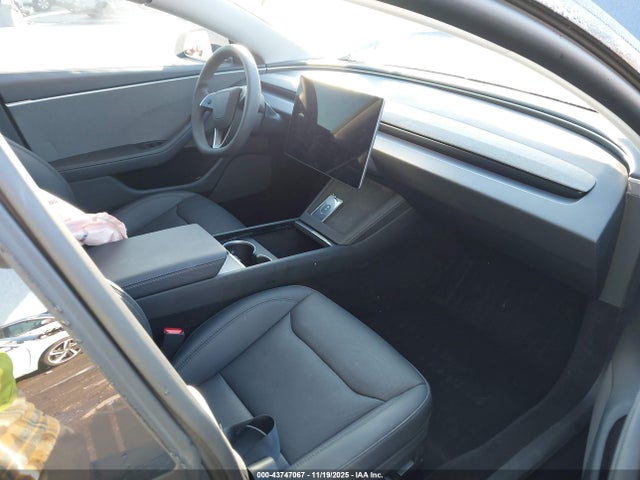 2025 TESLA MODEL 3 5YJ3E1EA1SF058774 Photo 4