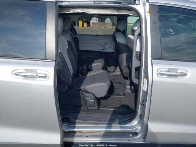 2022 TOYOTA SIENNA 5TDXRKEC7NS112866 Photo 7
