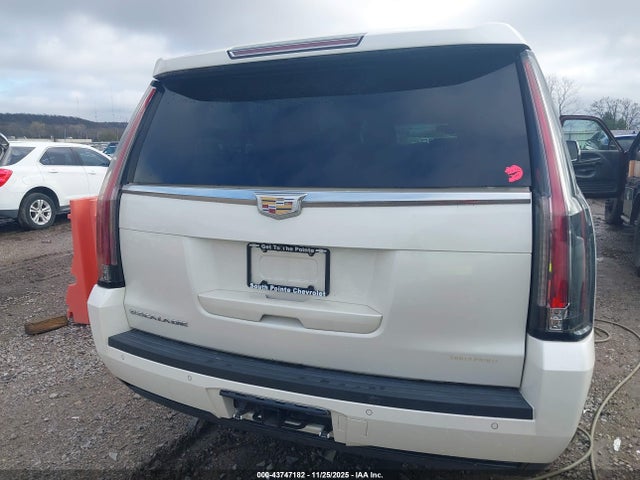 Продажа на аукционе авто 2015 Cadillac Escalade Esv Luxury, vin: 1GYS3SKJ3FR700627, номер лота: 43747182