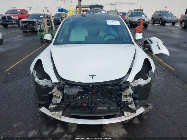 Продажа на аукционе авто 2022 Tesla Model 3 Long Range Dual Motor All-wheel Drive, vin: 5YJ3E1EB5NF166165, номер лота: 43747196