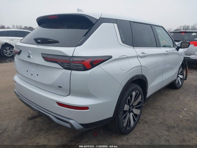 2025 MITSUBISHI OUTLANDER JA4J3VA89SZ049249 Photo 3