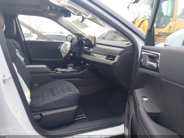 2025 MITSUBISHI OUTLANDER JA4J3VA89SZ049249 Photo 4