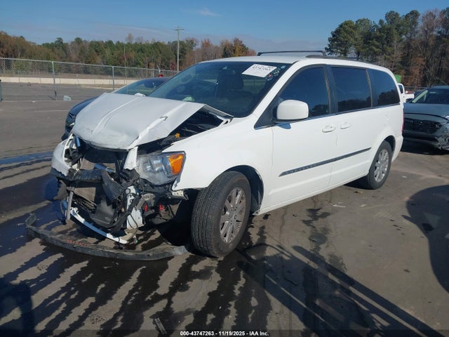 43747263 :رقم المزاد ، 2C4RC1BG7FR729903 vin ، 2015 Chrysler Town & Country Touring مزاد بيع
