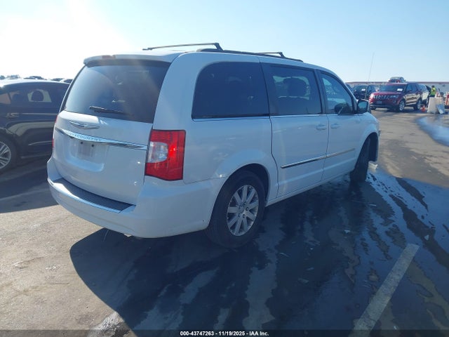 43747263 :رقم المزاد ، 2C4RC1BG7FR729903 vin ، 2015 Chrysler Town & Country Touring مزاد بيع