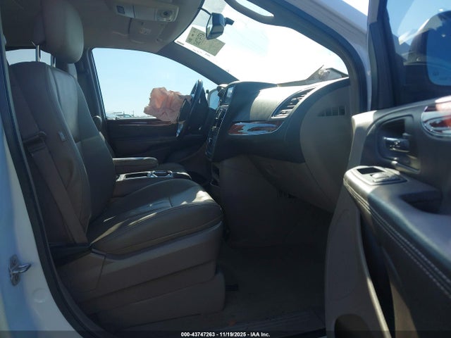 43747263 :رقم المزاد ، 2C4RC1BG7FR729903 vin ، 2015 Chrysler Town & Country Touring مزاد بيع