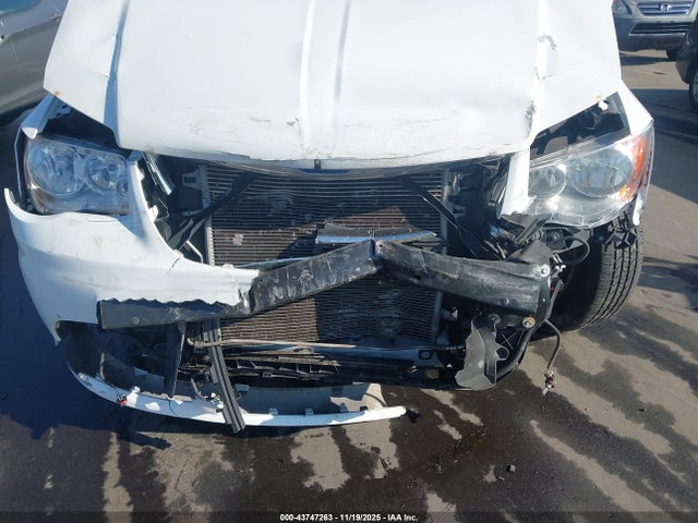43747263 :رقم المزاد ، 2C4RC1BG7FR729903 vin ، 2015 Chrysler Town & Country Touring مزاد بيع