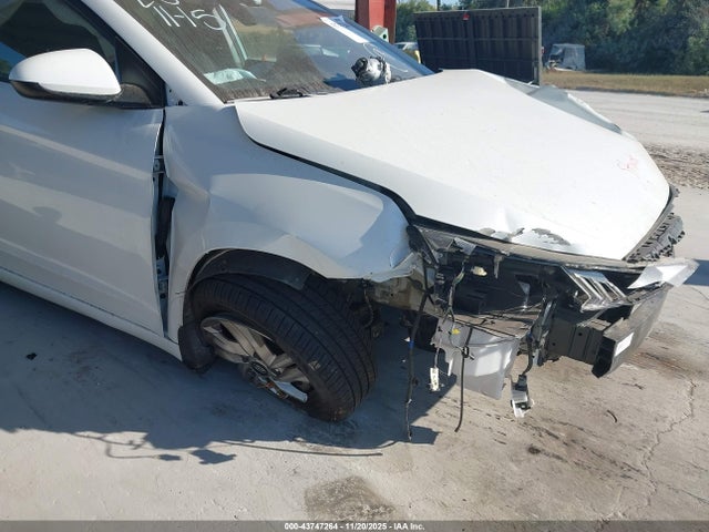 Продажа на аукционе авто 2020 Hyundai Elantra Sel, vin: 5NPD84LFXLH597263, номер лота: 43747264