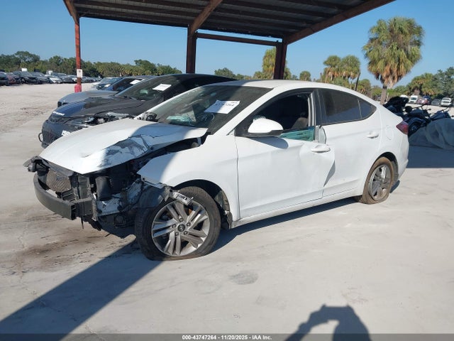 Продажа на аукционе авто 2020 Hyundai Elantra Sel, vin: 5NPD84LFXLH597263, номер лота: 43747264