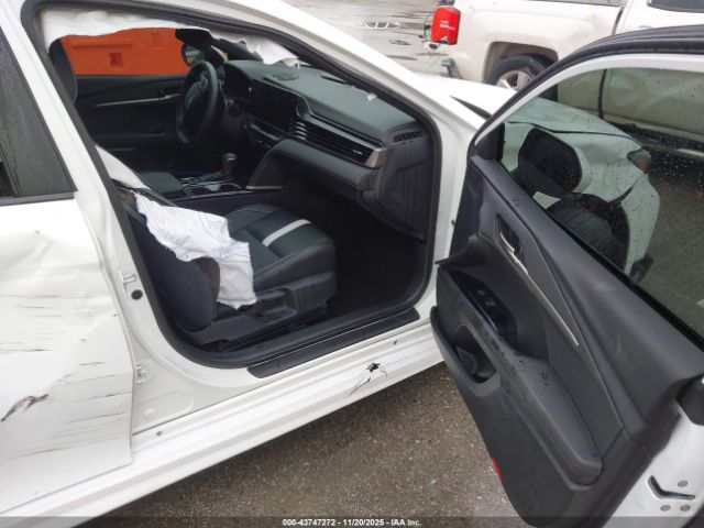 2025 TOYOTA CAMRY 4T1DBADKXSU009650 Photo 4