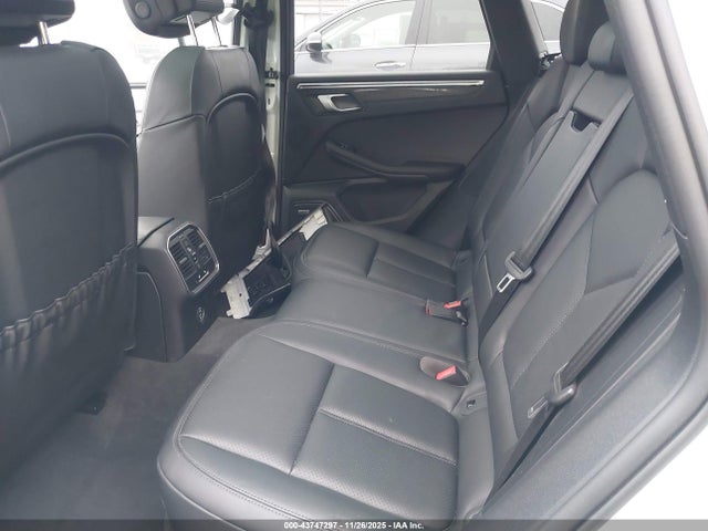 2025 PORSCHE MACAN WP1AA2A52SLB05940 Photo 7