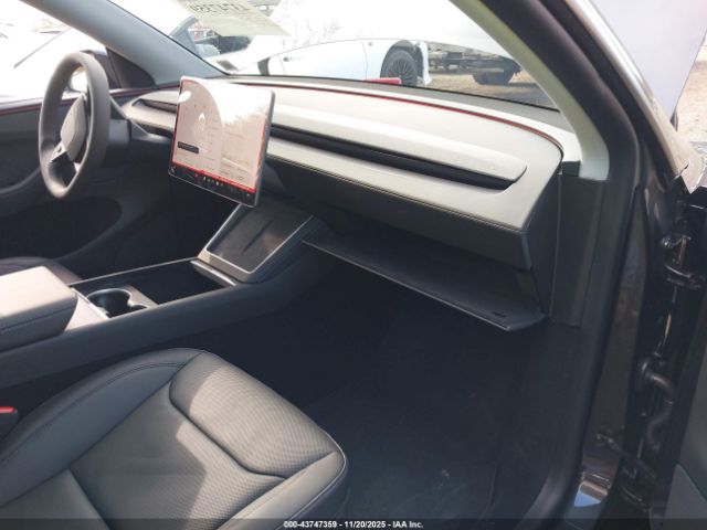 2026 TESLA MODEL Y 7SAYGDED3TF516606 Photo 4