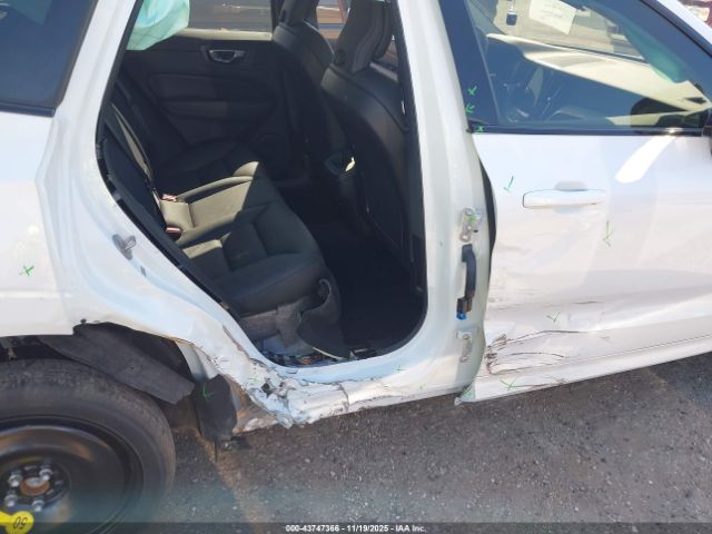 2025 VOLVO XC60 YV4M12RC3S1012676 Photo 5