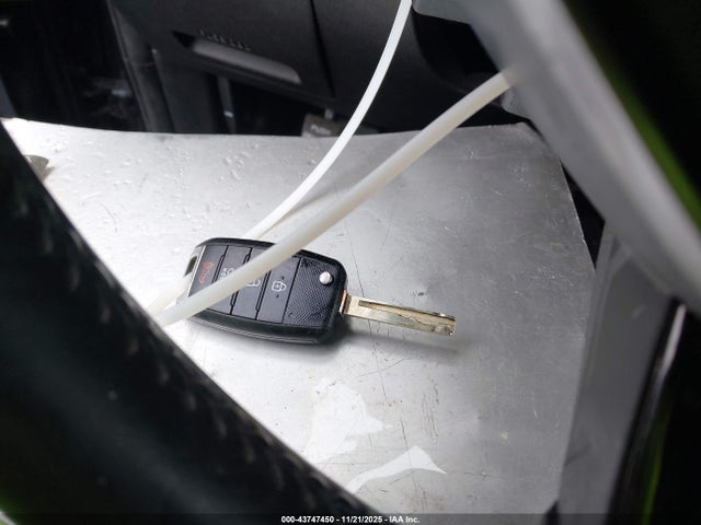 5XYPG4A3XKG452335 KIA Sorento 2.4l Lx