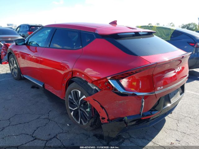 2022 KIA EV6 KNDC3DLC8N5052911 Photo 2