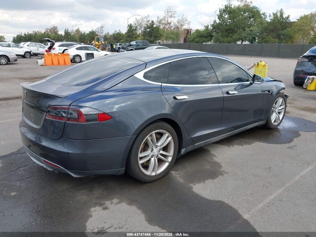 2014 TESLA MODEL S 5YJSA1H11EFP63257 Photo 3