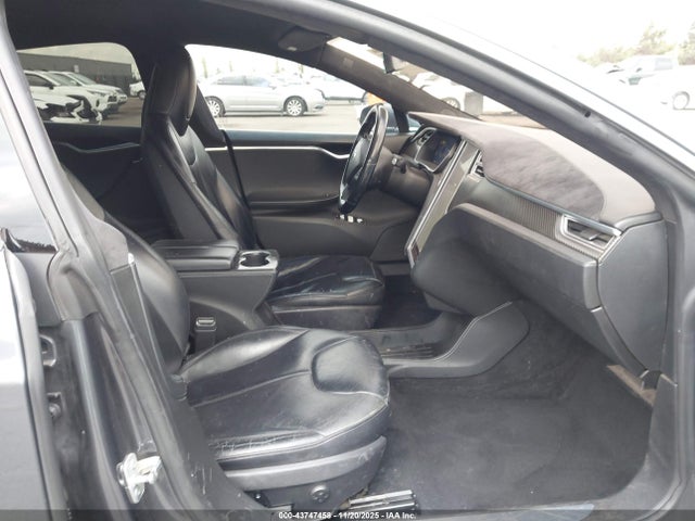 2014 TESLA MODEL S 5YJSA1H11EFP63257 Photo 4