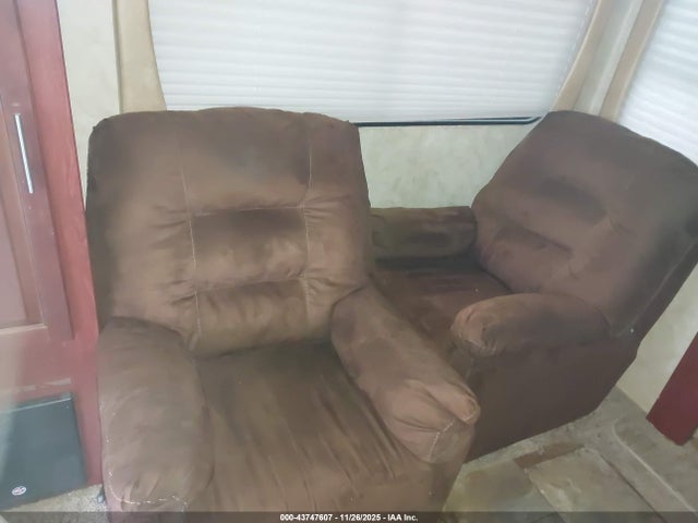 1NL1YFM21E1075605 Yell Canyon Tra