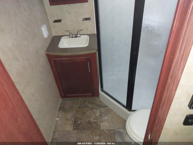1NL1YFM21E1075605 Yell Canyon Tra