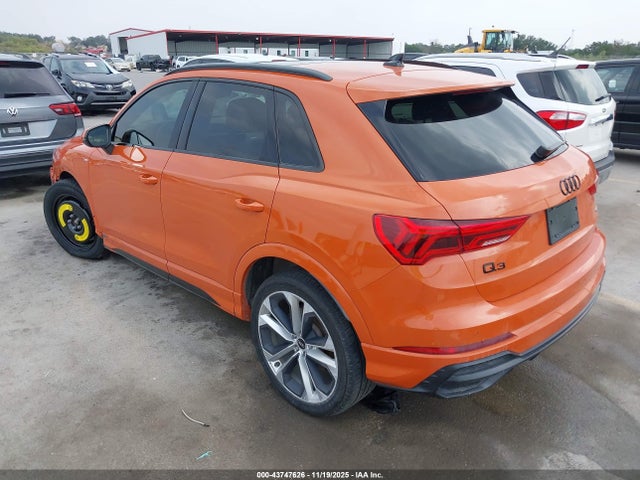 2021 AUDI Q3 WA1DECF35M1143428 Photo 2