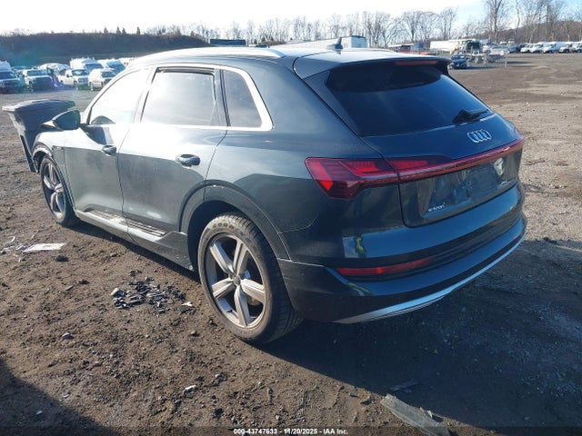 Продажа на аукционе авто 2019 Audi E-tron Premium Plus, vin: WA1VAAGE9KB016984, номер лота: 43747633