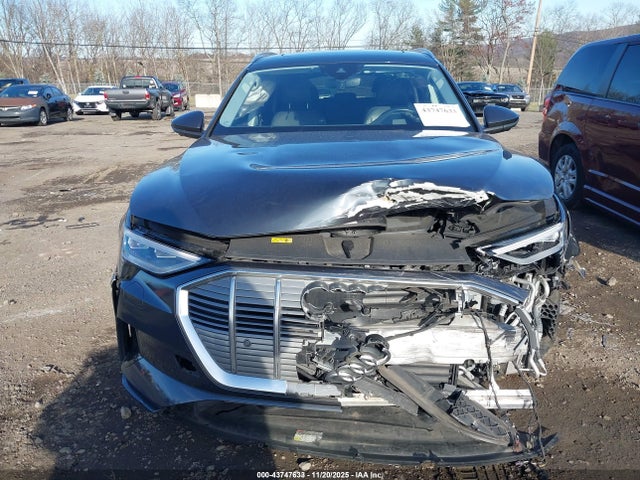 Продажа на аукционе авто 2019 Audi E-tron Premium Plus, vin: WA1VAAGE9KB016984, номер лота: 43747633