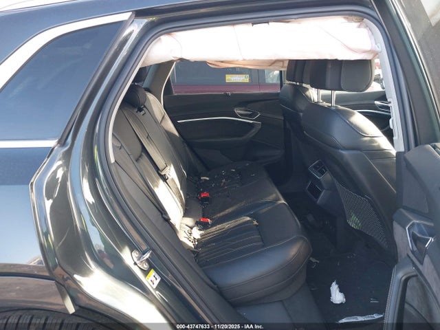 Продажа на аукционе авто 2019 Audi E-tron Premium Plus, vin: WA1VAAGE9KB016984, номер лота: 43747633