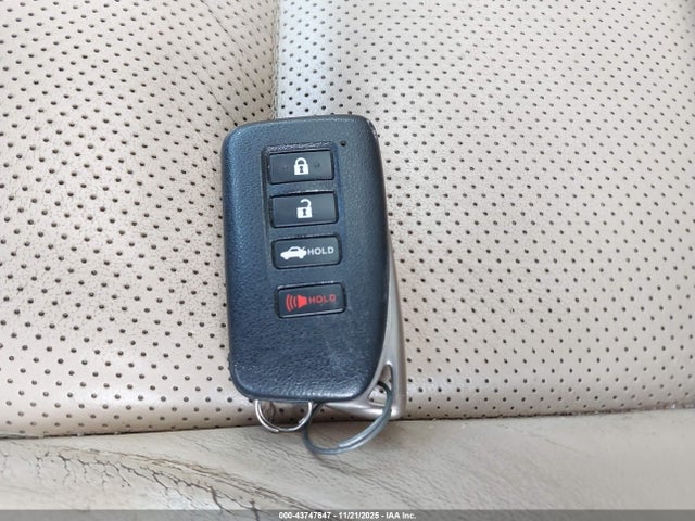 43747647 :رقم المزاد ، JTHBK1GG6D2036408 vin ، 2013 Lexus Es 350 مزاد بيع