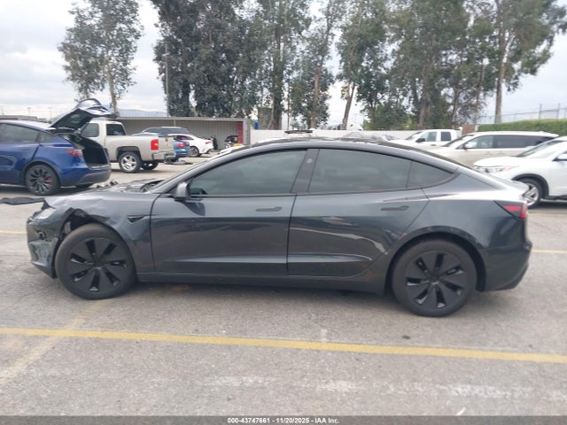 Tesla Model 3 Long Range Rear-wheel Drive/standard 2025 5YJ3E1EA6SF972339 Image 13