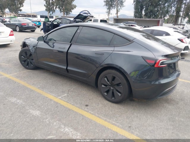 2025 TESLA MODEL 3 5YJ3E1EA6SF972339 Photo 2