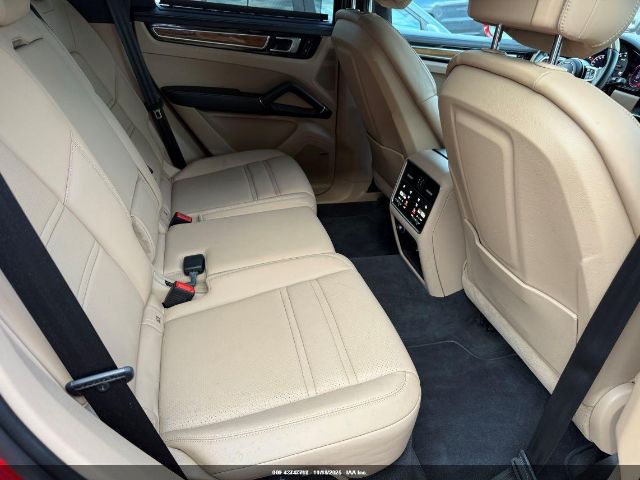 2022 PORSCHE CAYENNE WP1AG2AY5NDA38578 Photo 7