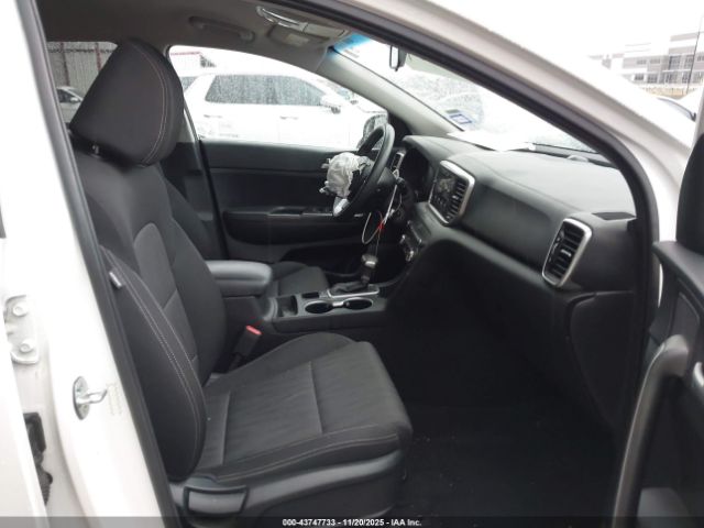2021 KIA SPORTAGE KNDPM3AC7M7931184 Photo 4