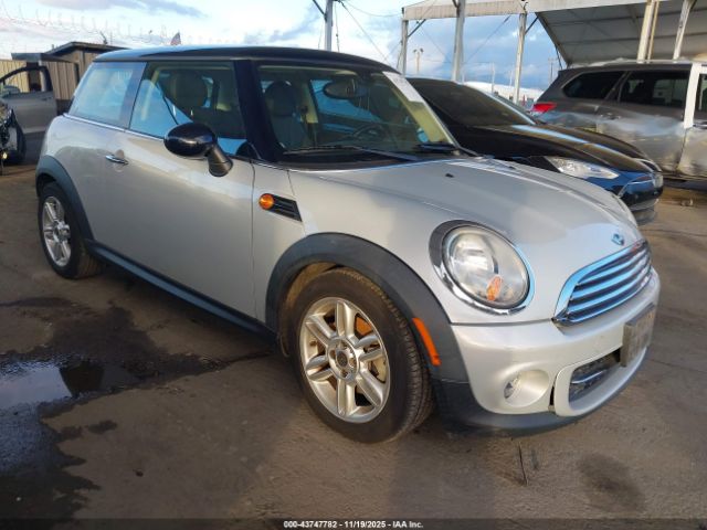 2011 MINI COOPER WMWSU3C55BT092064