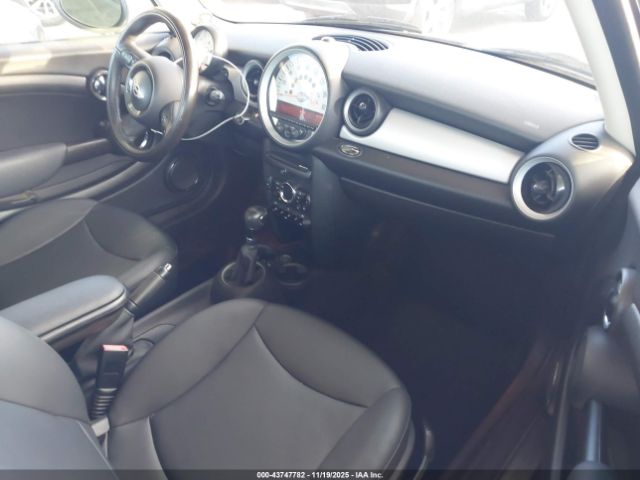 2011 MINI COOPER WMWSU3C55BT092064 Photo 4