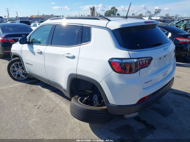 2022 JEEP COMPASS 3C4NJDFB9NT212294 Photo 2