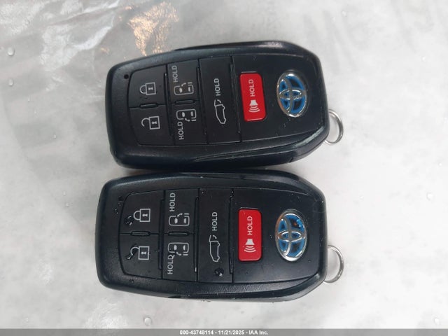 Продажа на аукционе авто 2025 Toyota Sienna Xle, vin: 5TDJRKEC4SS225868, номер лота: 43748114