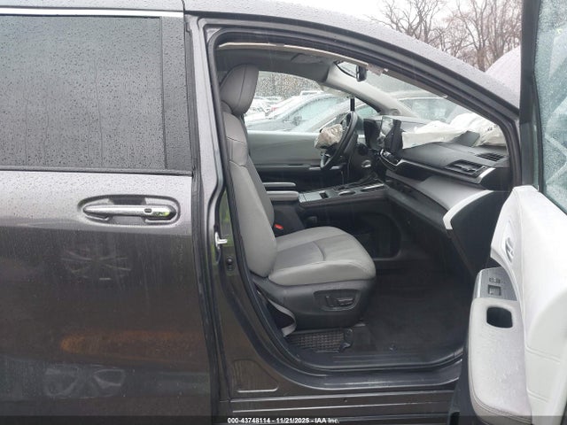 Продажа на аукционе авто 2025 Toyota Sienna Xle, vin: 5TDJRKEC4SS225868, номер лота: 43748114