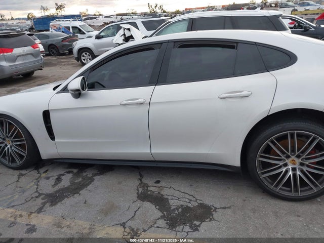 WP0AB2A75JL136839 Porsche Panamera 4s