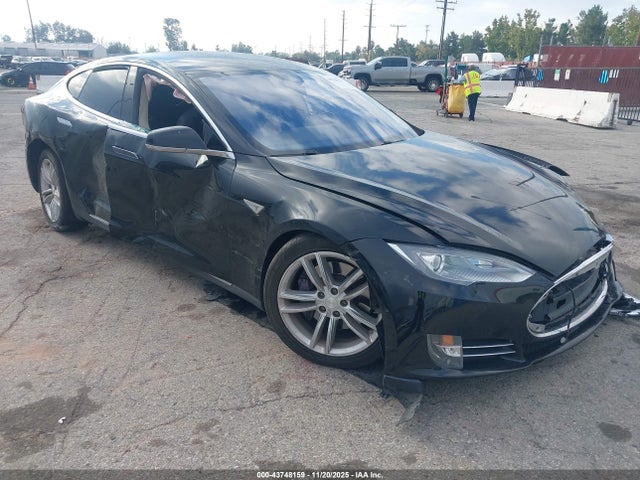 2015 TESLA MODEL S 5YJSA1E29FF116703 Photo 0