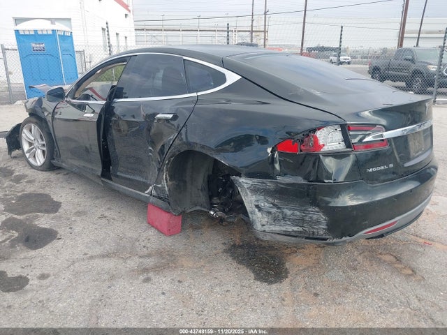 2015 TESLA MODEL S 5YJSA1E29FF116703 Photo 2