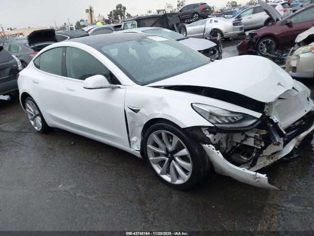 2019 TESLA MODEL 3 5YJ3E1EBXKF365773 Photo 0