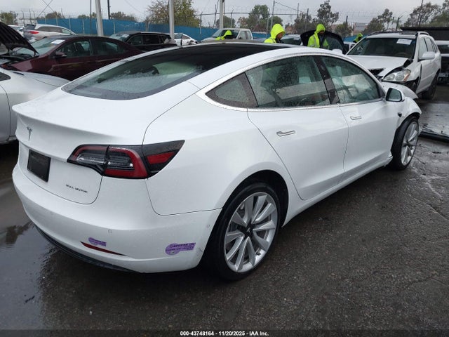 2019 TESLA MODEL 3 5YJ3E1EBXKF365773 Photo 3