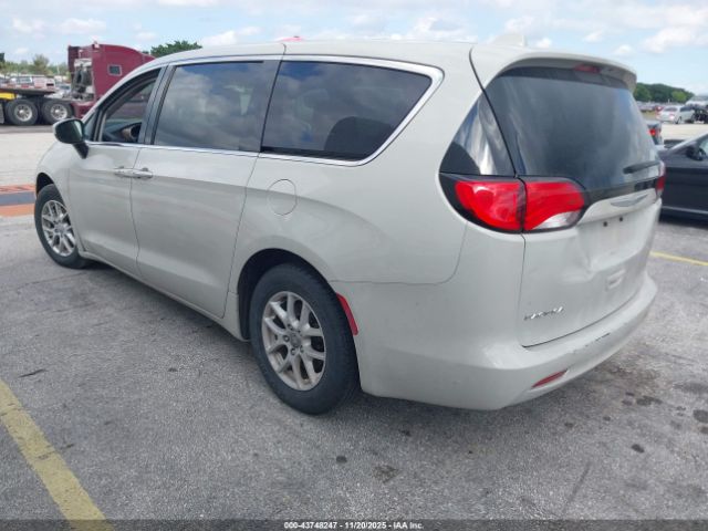 2017 CHRYSLER PACIFICA 2C4RC1DG3HR588974 Photo 2