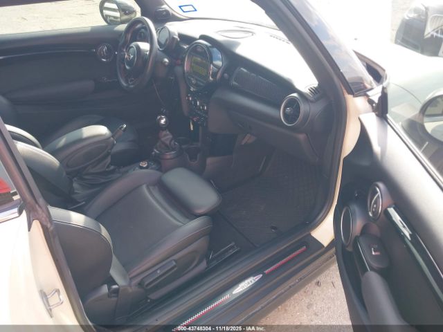 2015 MINI HARDTOP WMWXP7C5XF2C60168 Photo 4