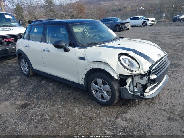 2018 MINI HARDTOP WMWXU1C54J2F80570 Photo 0