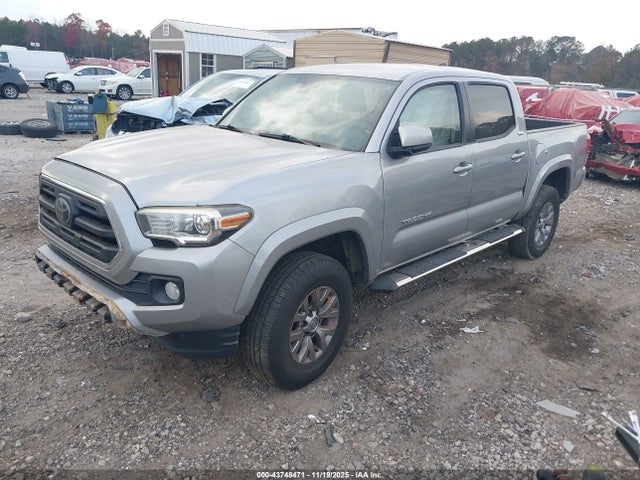 5TFAX5GN7JX130056 Toyota Tacoma Sr5