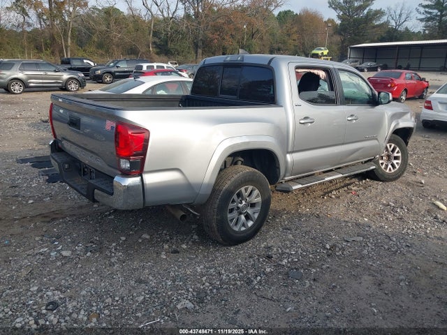 5TFAX5GN7JX130056 Toyota Tacoma Sr5