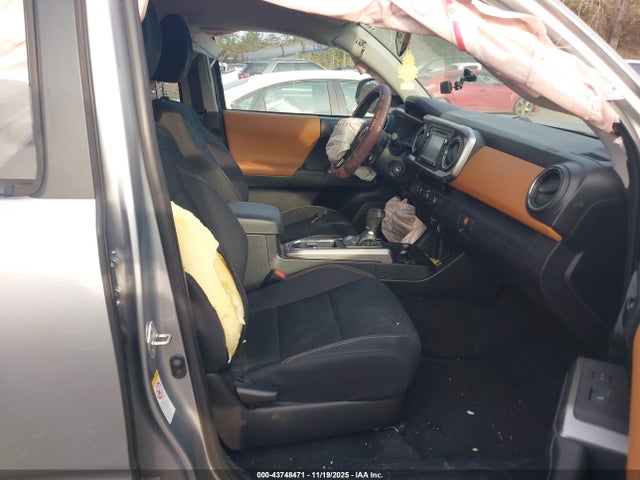 5TFAX5GN7JX130056 Toyota Tacoma Sr5