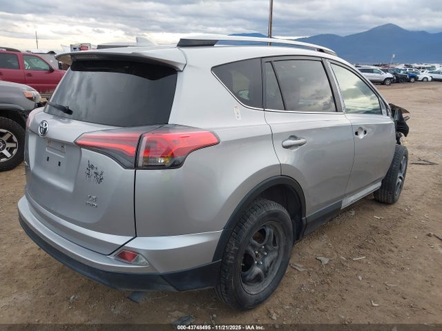 2018 TOYOTA RAV4 JTMBFREV4JJ221936 Photo 3
