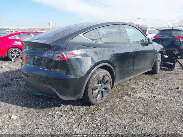 2025 TESLA MODEL Y 7SAYGDEE6SF300238 Photo 3