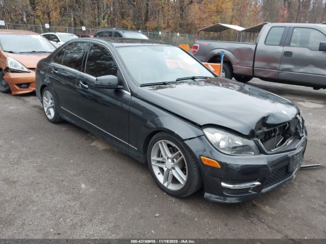 2012 MERCEDES-BENZ C 300 WDDGF8BB7CR192209